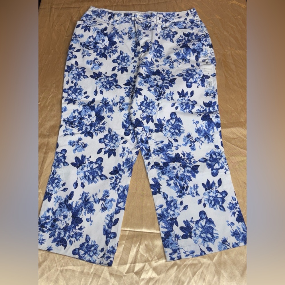 Croft & Barrow Blue Floral Women's Flare Jeans